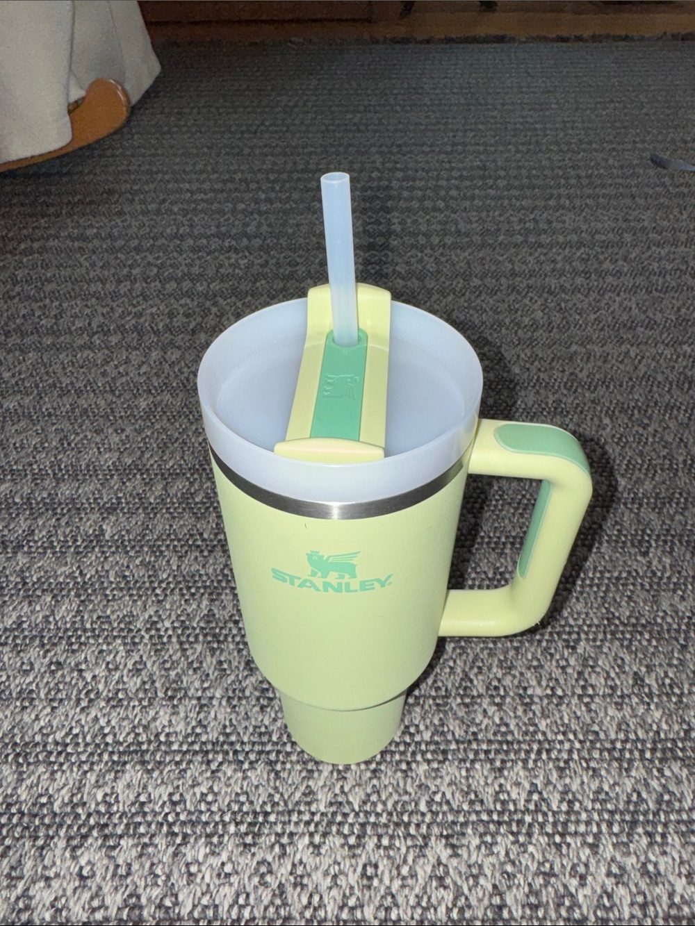 Stanley Cup 40oz With Straw Two Tone Green - Picture 3 of 7